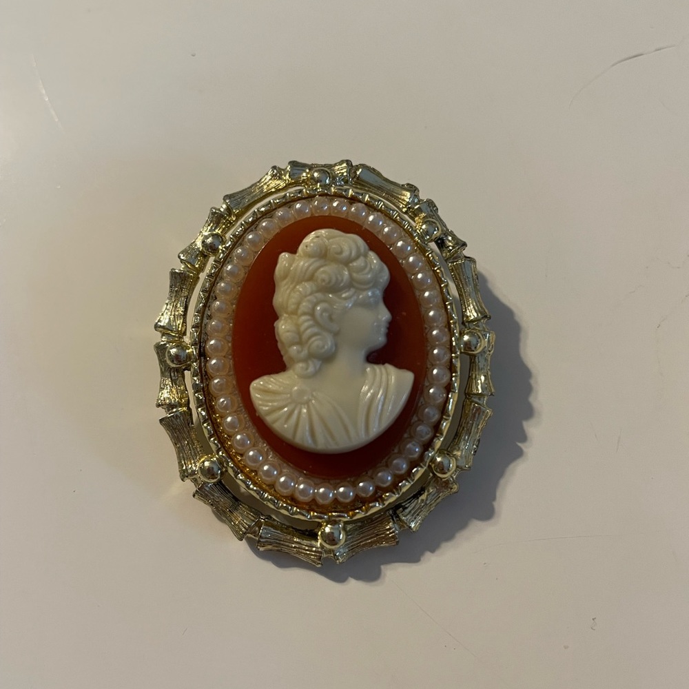 Brooch